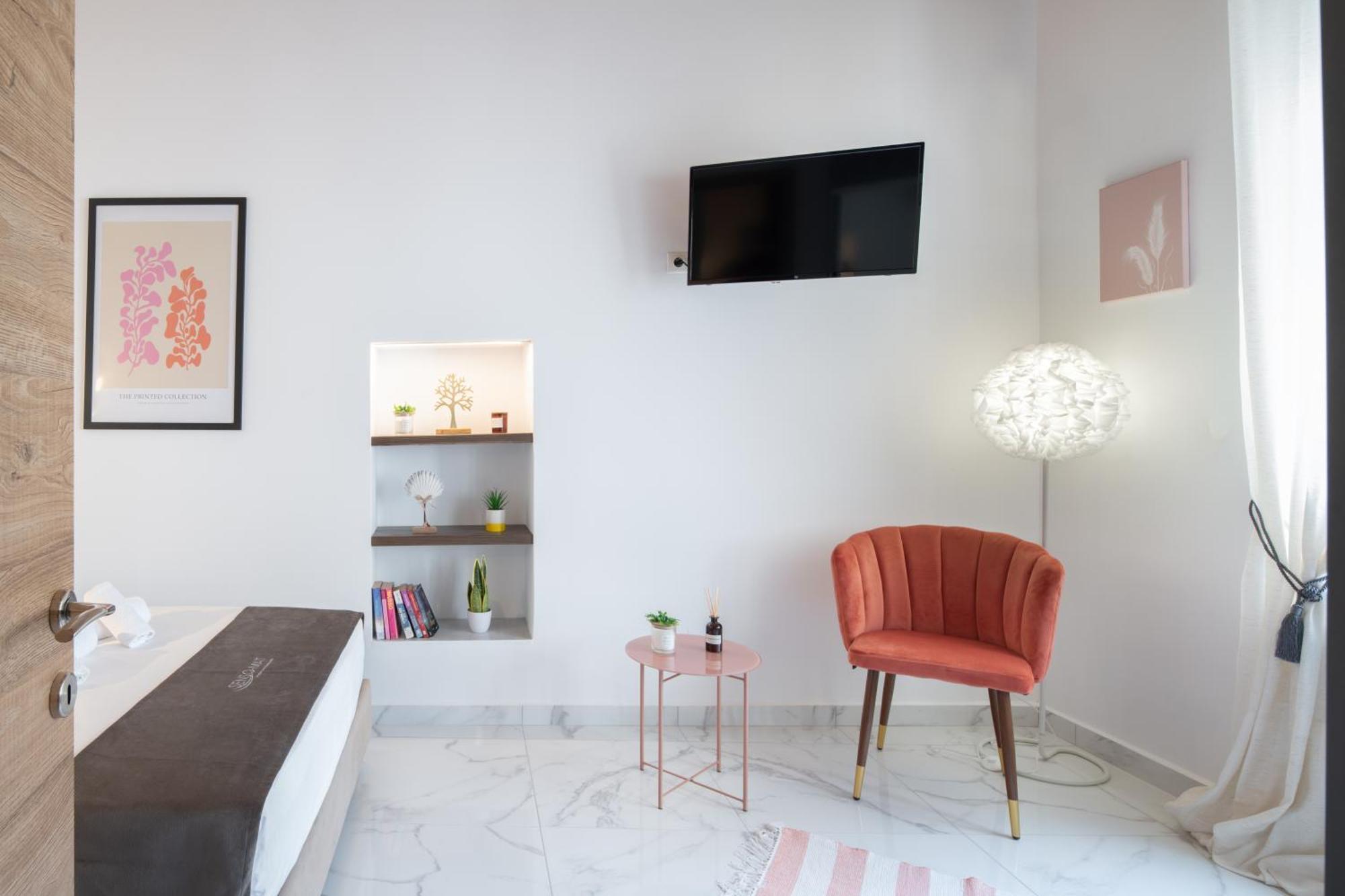 Anassa 5 Center Apartment