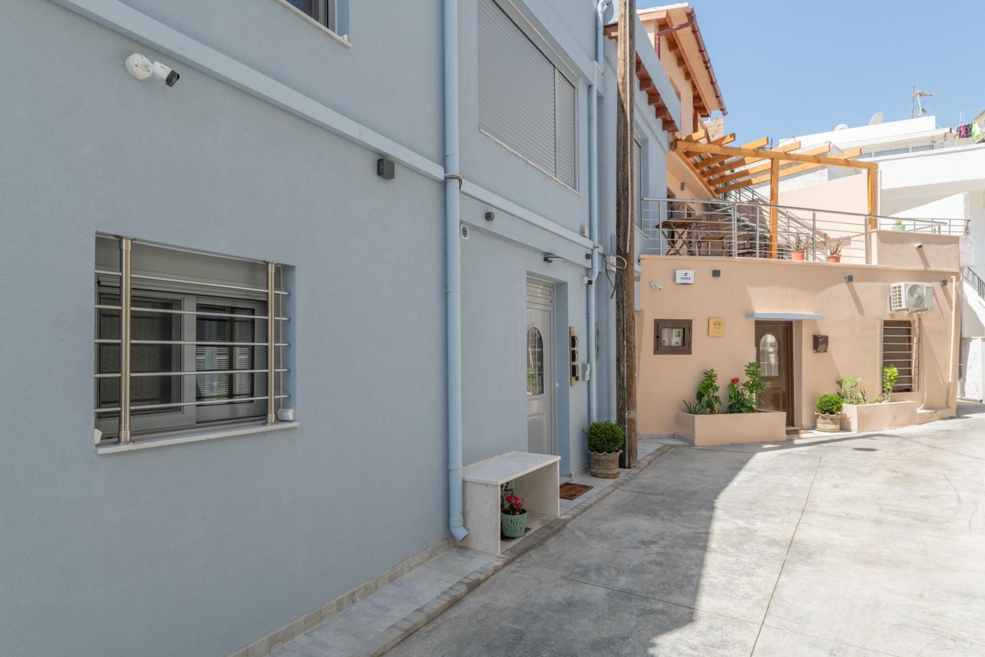 Anassa 5 Center