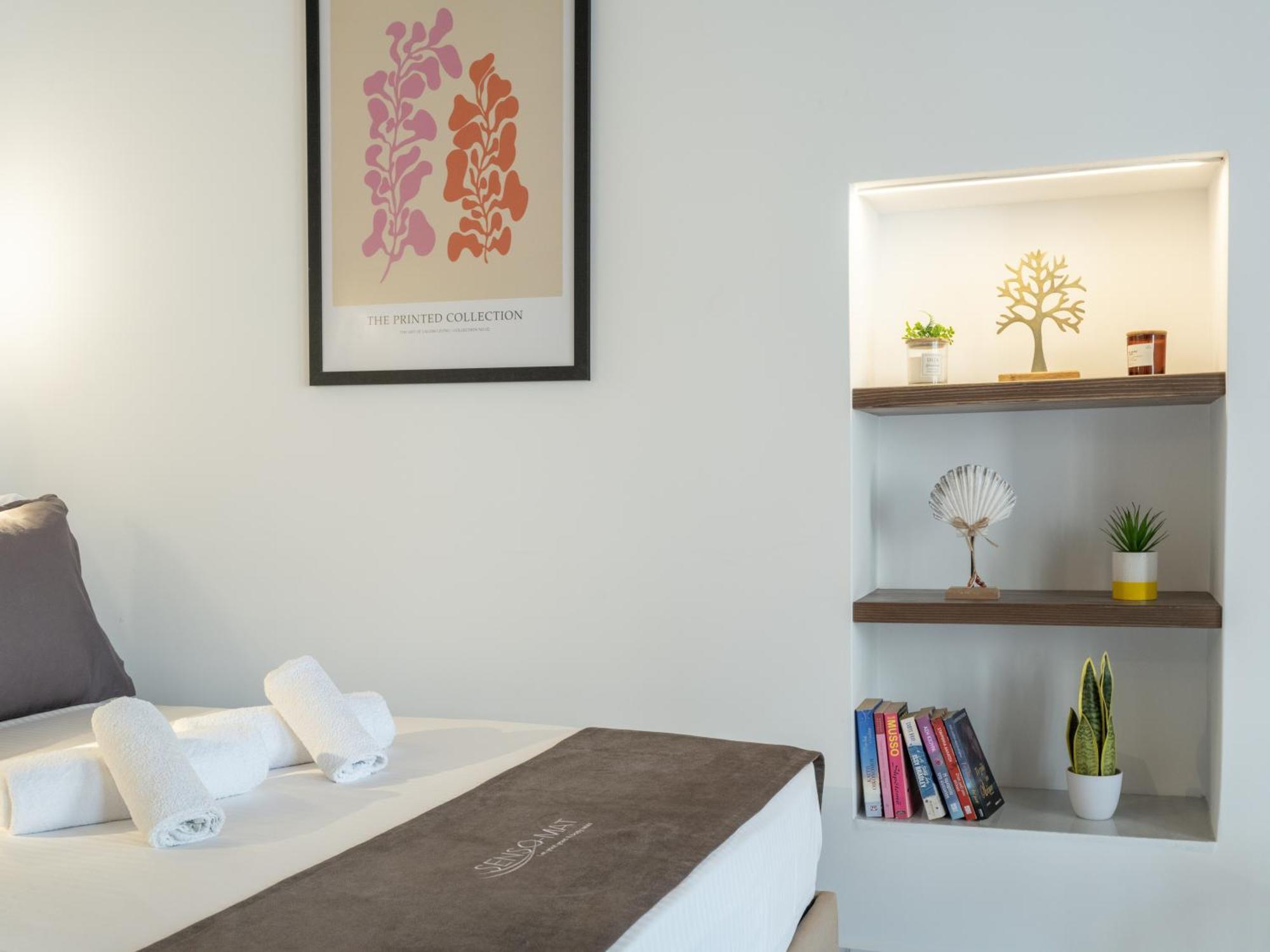 Anassa 5 Center