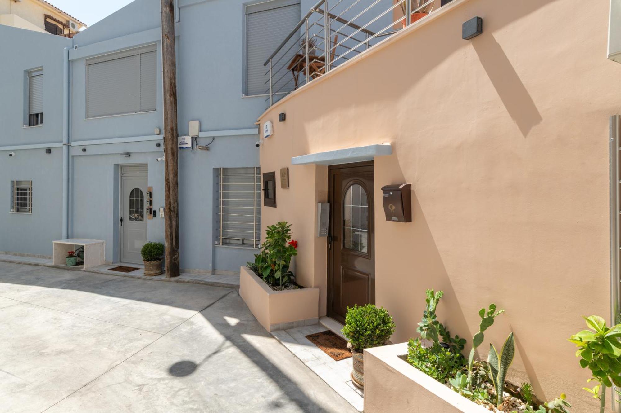 Anassa 5 Center Apartment