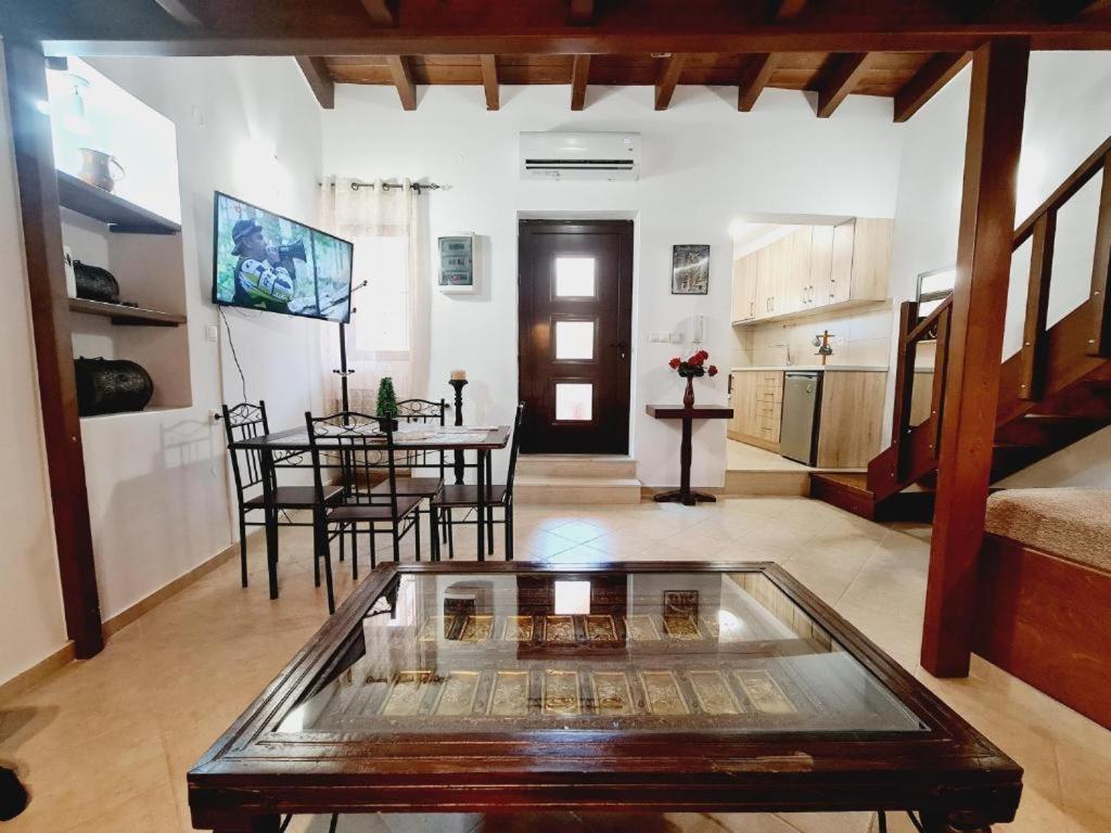 Anassa 5 Center Apartment